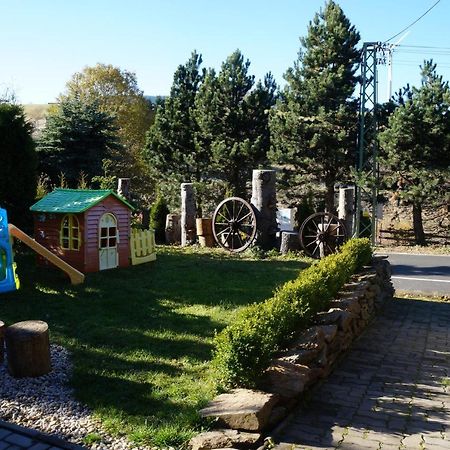 Chalupa Nela apartmány Háj u Loučné pod Klínovcem Loučná pod Klínovcem Extérieur photo